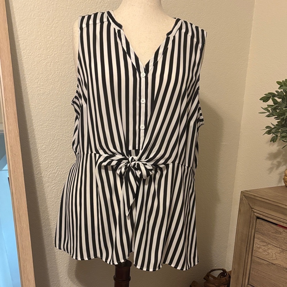 Torrid Striped Sleeveless Blouse with Bow Black and White Size 2X